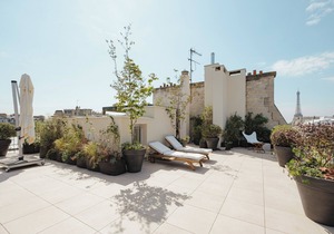Rooftop Views of the Arc de Triomphe, by Veeve