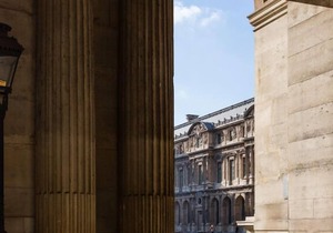 Steps from the Louvre, by Veeve
