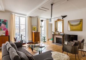 Stylish & Spacious 3BR Apartment short walk from Les Grands Boulevards, by Veeve