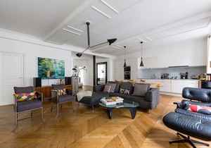Stylish & Spacious 3BR Apartment short walk from Les Grands Boulevards, by Veeve