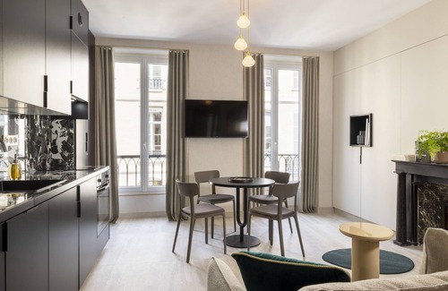 Quartier de la Place-Vendome Condo | 1 bedroom apartement view on Saint-Honoré - 42m2