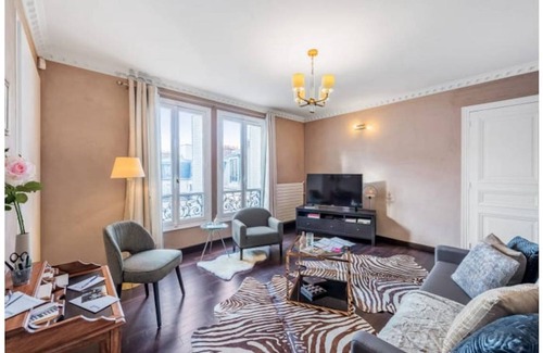 Paris City Center Apartment | 110 m² Apartment ∙ 3 bedrooms ∙ 6 guests
