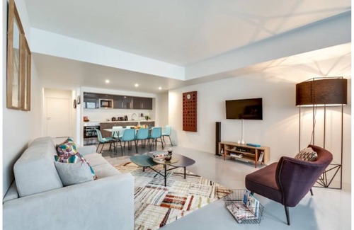 3rd Arrondissement Apartment | 115 m² Apartment ∙ 2 bedrooms ∙ 7 guests