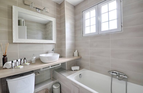 L'Hay-les-Roses Apartment | 120 m² Apartment ∙ 2 bedrooms ∙ 7 guests