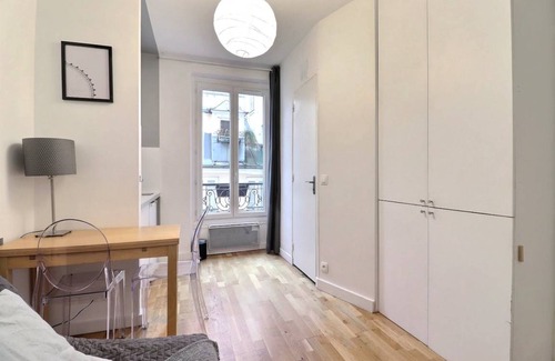 Quartier de la Folie-Mericourt Apartment | 14 m² Apartment ∙ 1 guest