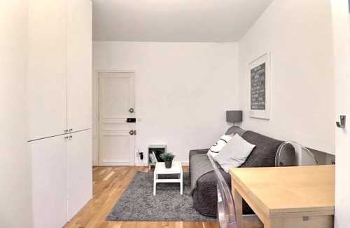 Quartier de la Folie-Mericourt Apartment | 14 m² Apartment ∙ 1 guest