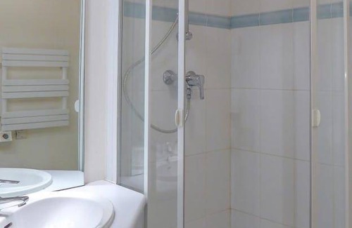 16th Arrondissement Apartment | 15 m² Apartment ∙ 1 guest