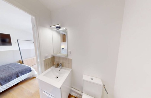 Quartier du Faubourg-Montmartre Resort | 15 m² Private room ∙ 1 bedroom ∙ 1 guest