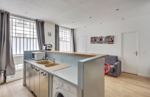 Quartier de la Folie-Mericourt Apartment | 163 Suite Carole - Superb apartment in Paris