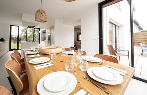 Magny-le-Hongre Villa | 165 m² Villa ∙ 4 bedrooms ∙ 10 guests