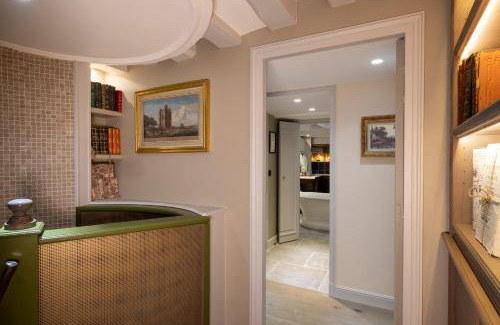 Saint-Germain-des-Pres House | 220 m² House ∙ 3 bedrooms ∙ 7 guests