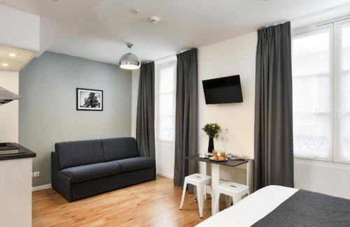 Quartier de l'Ecole-Militaire Apartment | 30 m² Serviced apartment ∙ 4 guests