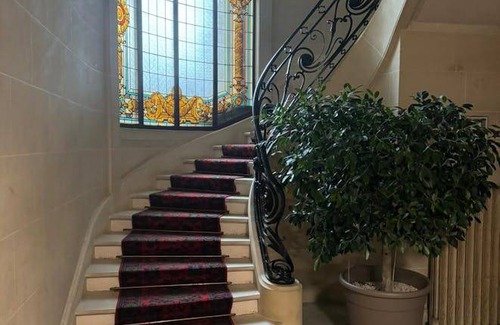 16th Arrondissement Resort | 300 m² Private room ∙ 1 bedroom ∙ 5 guests