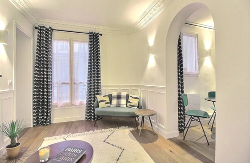 Quartier de la Folie-Mericourt Apartment | 32 m² Apartment ∙ 1 bedroom ∙ 2 guests