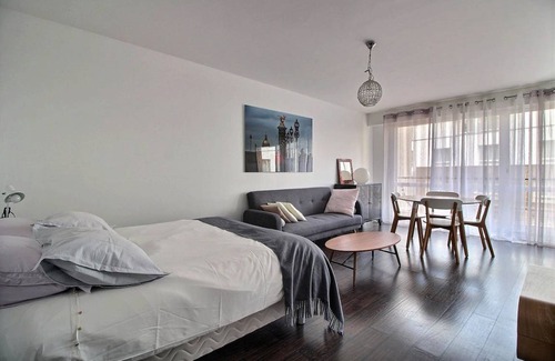 16th Arrondissement Apartment | 33 m² Apartment ∙ 2 guests