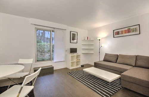 Neuilly-sur-Seine Apartment | 33 m² Apartment ∙ 2 guests