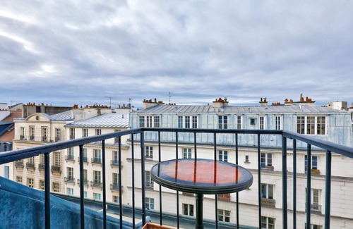 Archives Apartment | 44 m² Apartment ∙ 1 bedroom ∙ 2 guests