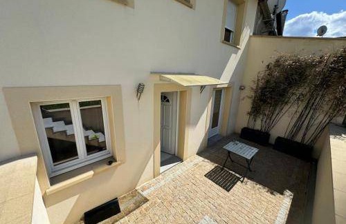 Paray-Vieille-Poste House | 63 m² House ∙ 2 bedrooms ∙ 4 guests