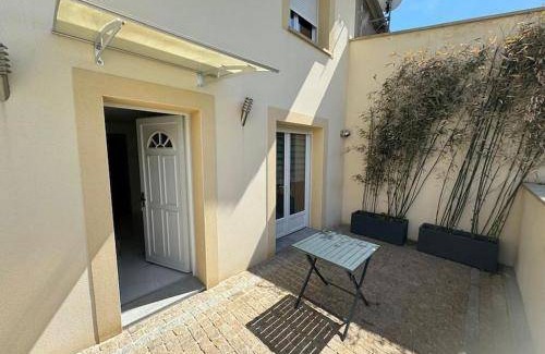 Paray-Vieille-Poste House | 63 m² House ∙ 2 bedrooms ∙ 4 guests