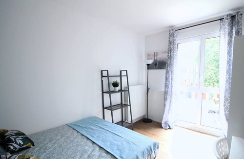 Clichy Resort | 90 m² Private room ∙ 1 bedroom ∙ 5 guests