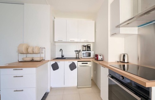 Clichy Resort | 92 m² Private room ∙ 1 bedroom ∙ 5 guests