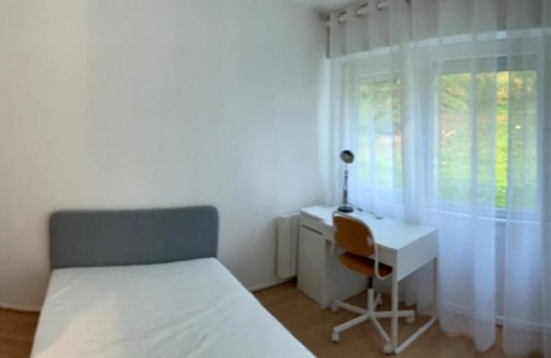 Noisy-le-Grand Resort | 95 m² Private room ∙ 1 bedroom ∙ 1 guest