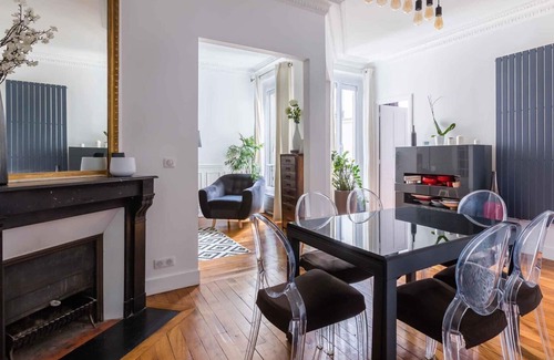 Passy Apartment | A Cosmopolitan Abode, by Veeve