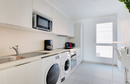 Clichy Apartment | A Cosy 3-BR/2BA in Clichy