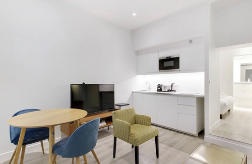 Batignolles Apartment | A Fancy 1-BDR in The Batignolles
