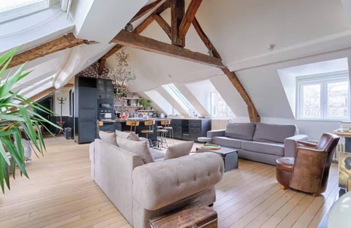 Arts-et-Metiers Apartment | A PERFECT PARISIAN LOFT NESTLED IN THE VIBRANT MARAIS DISTRICT–BLVD SAINT MARTIN