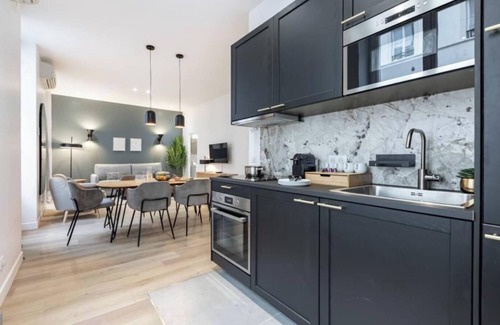 Gaillon Apartment | A PERFECT PARISIAN RETREAT LOCATED NEXT TO LOUVRE & PALAIS ROYAL - RUE MONSIGNY