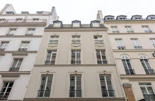 Gaillon Apartment | A PERFECT PARISIAN RETREAT LOCATED NEXT TO LOUVRE & PALAIS ROYAL - RUE MONSIGNY