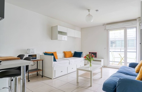 Issy-les-Moulineaux Apartment | A stone's throw from Paris - The Confidential