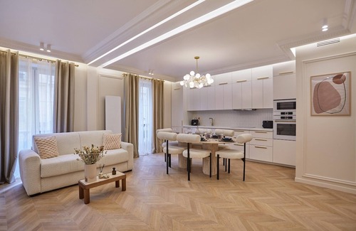 Quartier de la Folie-Mericourt Apartment | Apartment in the Marais With Air-conditioned