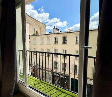 Chaillot Apartment | Apartment Like HOME Arc de Triomphe, Champs Élysées, Tour Eiffel