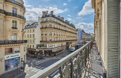 Gaillon Apartment | Apartment Opera Vendome by Studio Prestige