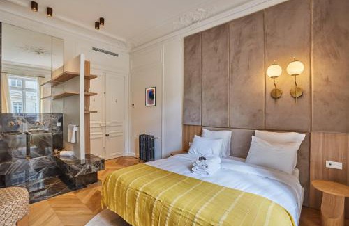 Gaillon Apartment | Apartment Opera Vendome by Studio Prestige