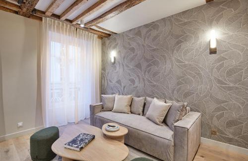 Quartier de la Place-Vendome Apartment | Appartement au coeur de Paris Madeleine by Studio prestige