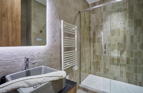 18th Arrondissement Apartment | Appartement Coeur Montmartre by Studio prestige