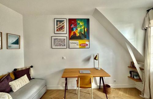 L'Europe Apartment | Appartement cosy à Paris 130 m² avec projecteur !