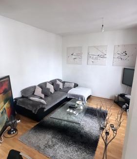 Republique–Point-du-Jour Apartment | Appartement 60 m², porte de Saint-Cloud