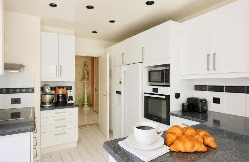 Chaillot Apartment | ARC de TRIOMPHE - FOCH PALACE