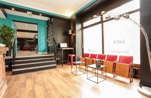 Saint-Lambert Hostel | Arty Paris Porte de Versailles by River