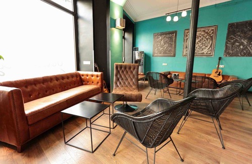 Saint-Lambert Hostel | Arty Paris Porte de Versailles by River