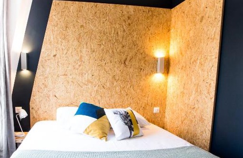 Combat Hostel | Beautiful Belleville Hôtel & Hostel