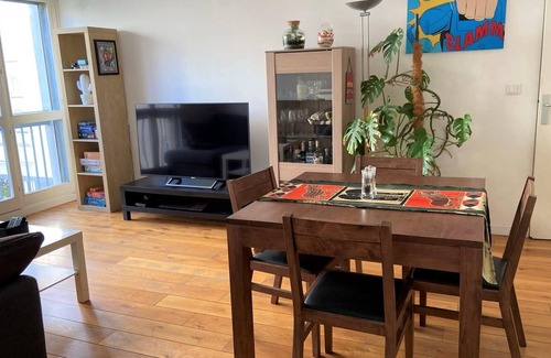 Combat Apartment | Beautiful Bright Appartment In Belleville