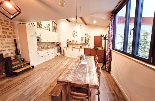 Clichy Apartment | Belle Maison Avec Jardin, Centre-ville, Métro