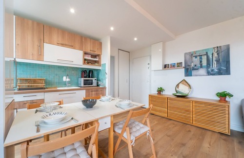 Amerique Apartment | Blue Light - Appt pour 4p, Paris