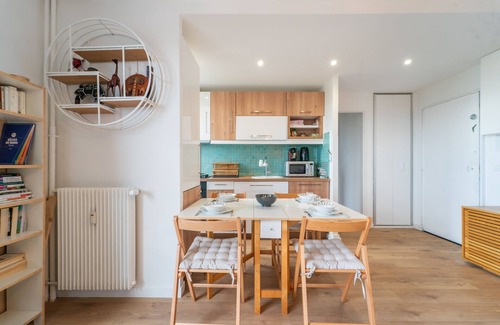 Amerique Apartment | Blue Light - Appt pour 4p, Paris