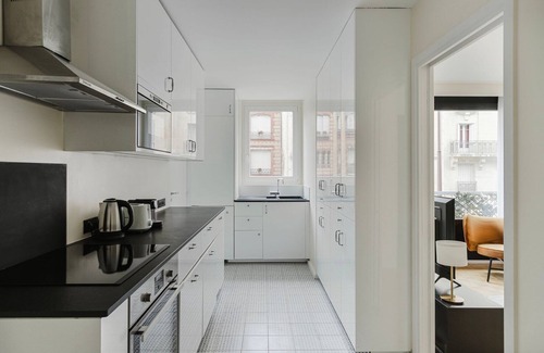 Auteuil Apartment | Blueground | Auteuil, doorman, nr Seine & offices